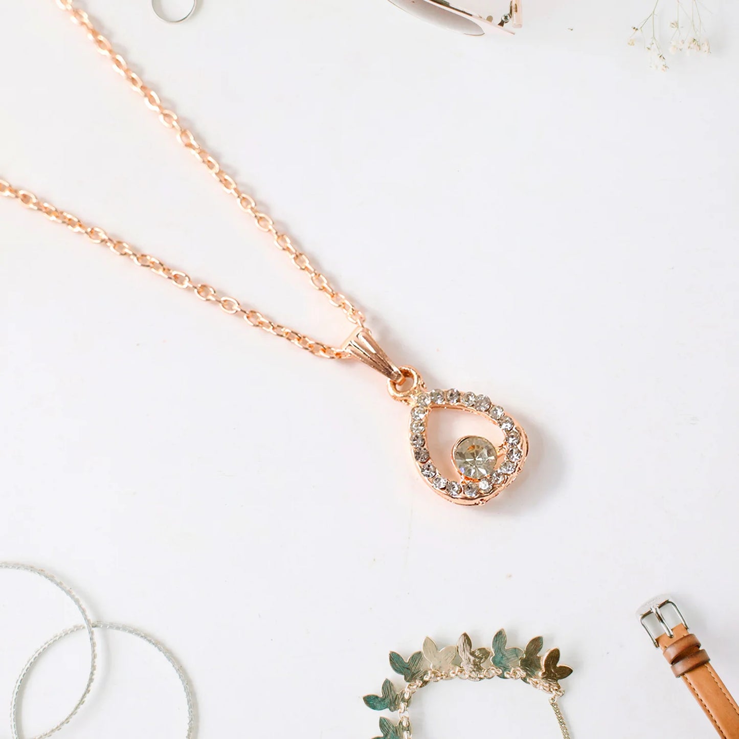 Teardrop Pendant Necklace Jewellery For Women And Girls.