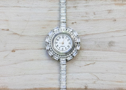 LOYAAS Women's Silver-Tone Crystal Bracelet Watch