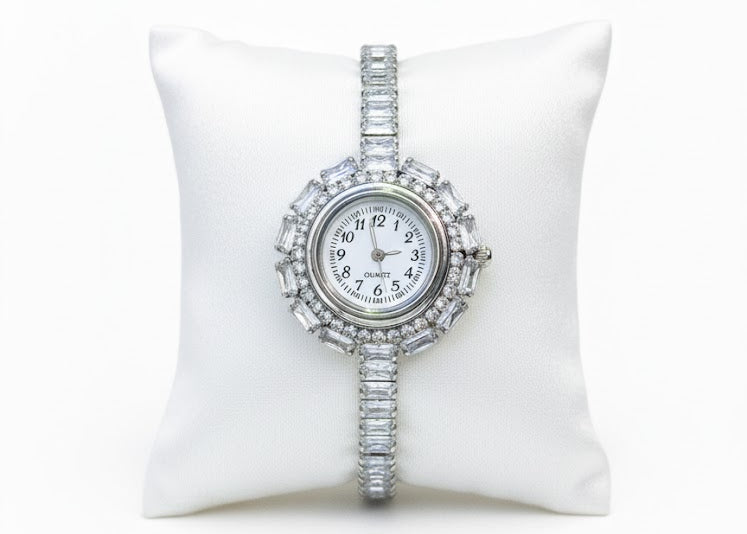 LOYAAS Women's Silver-Tone Crystal Bracelet Watch